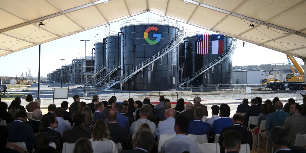 Impactos Ambientais e Econômicos da Expansão de Data Centers de IA: Análise Técnica e Riscos Operacionais