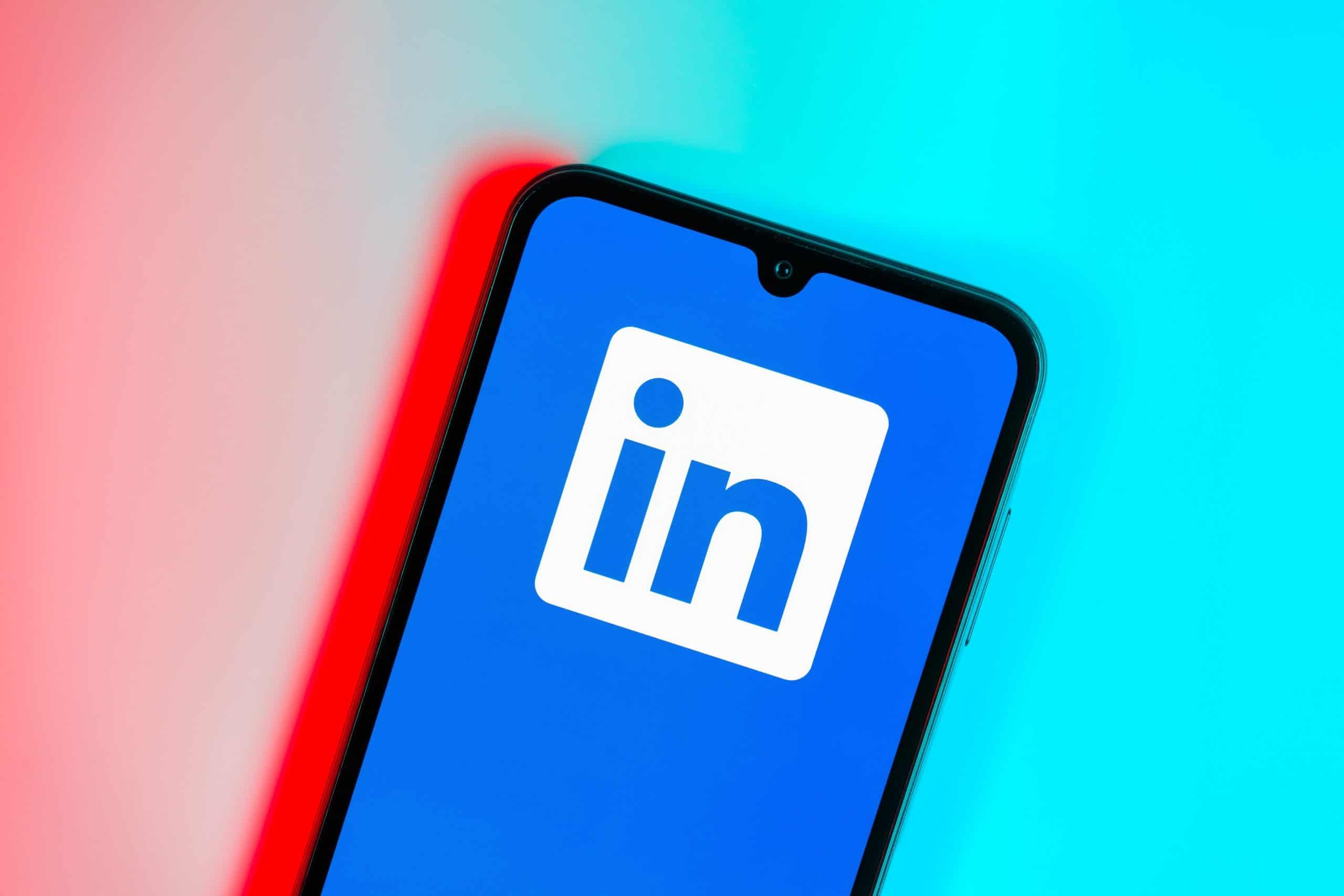Reestruturação do LinkedIn: Análise Técnica de Demissões Estratégicas e Impacto Operacional