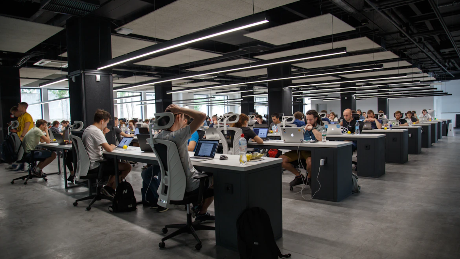 Substituição de empregos por IA: análise técnica do estudo do MIT e impacto no mercado de trabalho